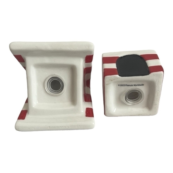 NIB Vintage Peanuts Snoopy Shakers Patriotic Doghouse Salt & Pepper Shaker Set - Picture 8 of 9